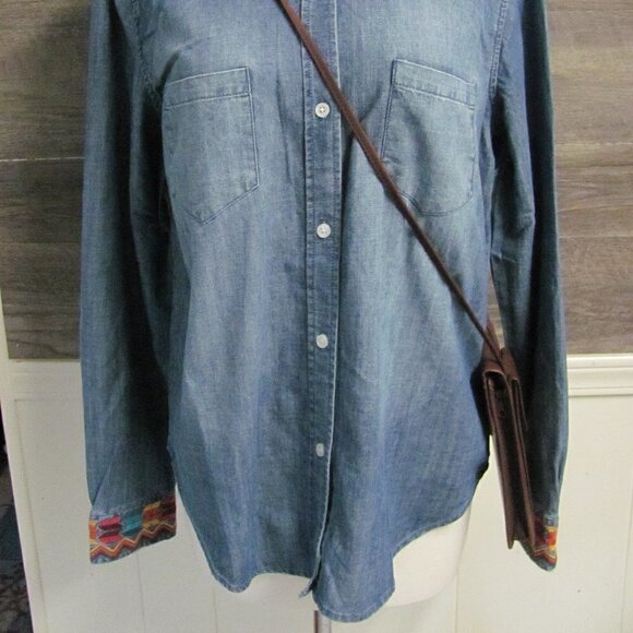 STETSON  WOMENS DENIM SHIRT WITH  SERAPE DESIGN ON THE CUFFS - Picture 9 of 10